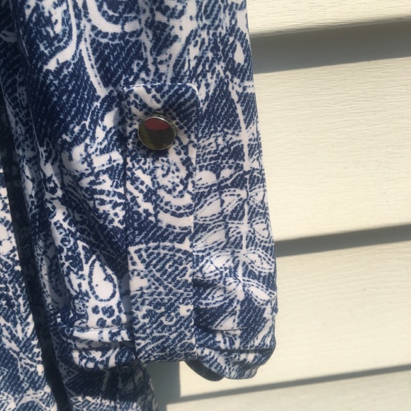 Quarter Sleeve Floral Print Blue/White Blouse - Picture 4 of 6